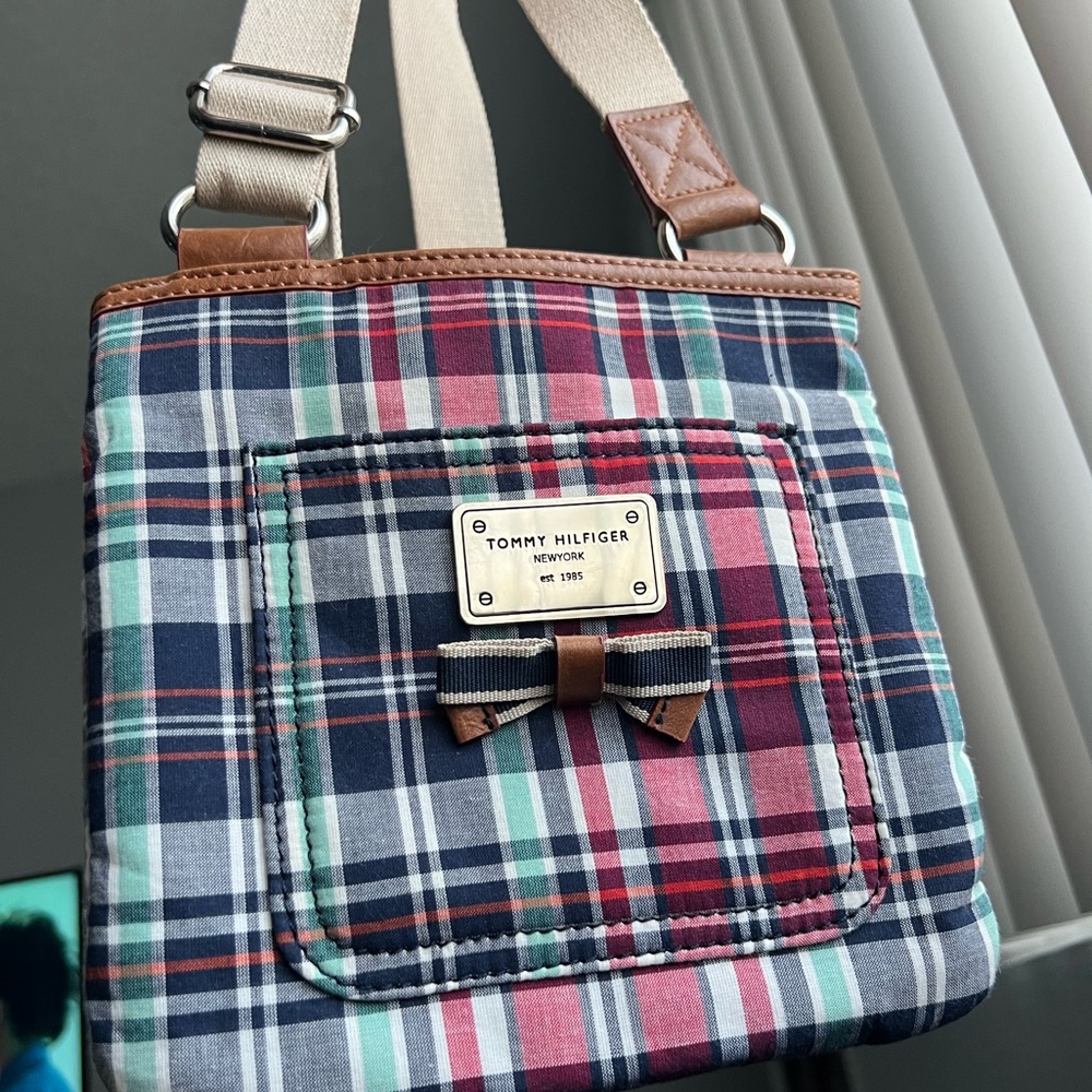 TOMMY HILFIGER CROSSBODY BAG